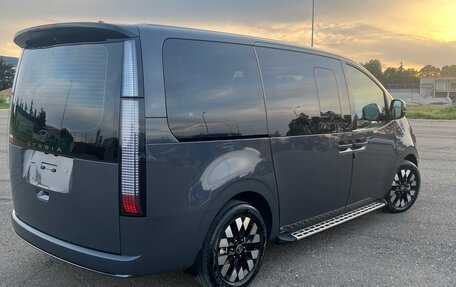 Hyundai Staria, 2024 год, 5 300 000 рублей, 3 фотография