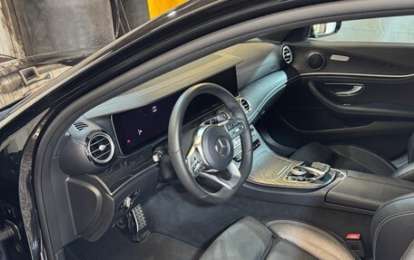Mercedes-Benz E-Класс, 2019 год, 3 350 000 рублей, 19 фотография