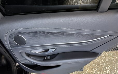 Mercedes-Benz E-Класс, 2019 год, 3 350 000 рублей, 25 фотография