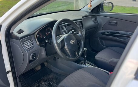 KIA Rio II, 2010 год, 695 000 рублей, 26 фотография