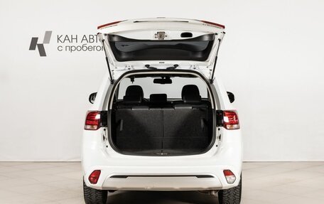 Mitsubishi Outlander III рестайлинг 3, 2022 год, 2 673 300 рублей, 5 фотография