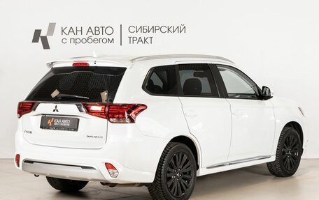 Mitsubishi Outlander III рестайлинг 3, 2022 год, 2 673 300 рублей, 3 фотография