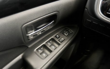 Mitsubishi Outlander III рестайлинг 3, 2020 год, 2 540 000 рублей, 14 фотография