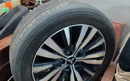 Mitsubishi Outlander III рестайлинг 3, 2018 год, 1 800 000 рублей, 4 фотография