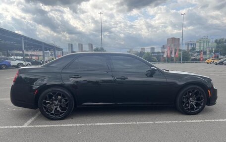 Chrysler 300C II, 2019 год, 3 500 000 рублей, 7 фотография