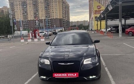 Chrysler 300C II, 2019 год, 3 500 000 рублей, 2 фотография