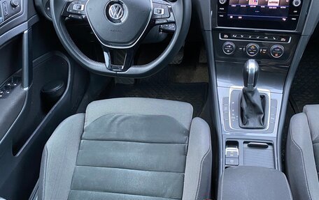 Volkswagen Golf VII, 2018 год, 1 860 000 рублей, 13 фотография