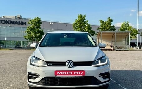 Volkswagen Golf VII, 2018 год, 1 860 000 рублей, 2 фотография