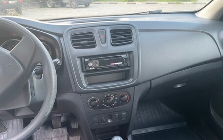 Renault Logan II, 2018 год, 570 000 рублей, 8 фотография