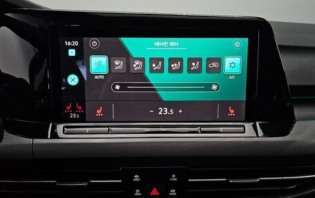 Volkswagen Golf VIII, 2022 год, 2 195 000 рублей, 13 фотография