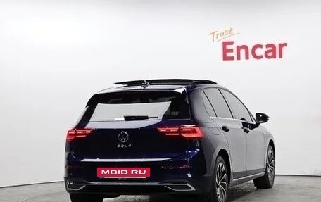 Volkswagen Golf VIII, 2022 год, 2 195 000 рублей, 3 фотография