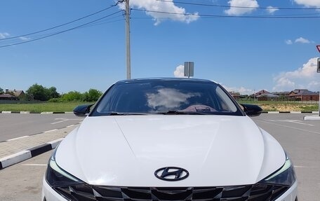Hyundai Elantra, 2021 год, 1 980 000 рублей, 1 фотография