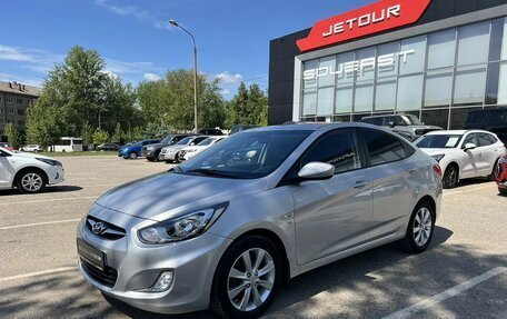 Hyundai Solaris II рестайлинг, 2013 год, 990 000 рублей, 2 фотография
