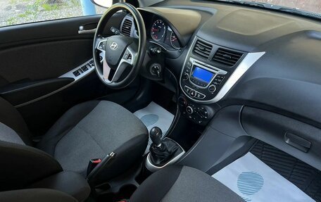 Hyundai Solaris II рестайлинг, 2013 год, 990 000 рублей, 11 фотография