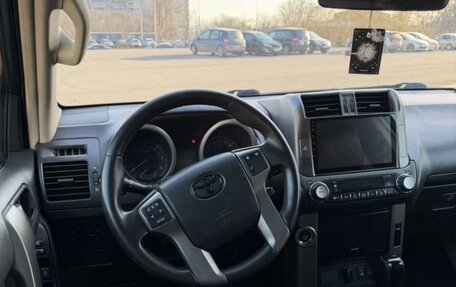 Toyota Land Cruiser Prado 150 рестайлинг 2, 2009 год, 2 360 000 рублей, 6 фотография
