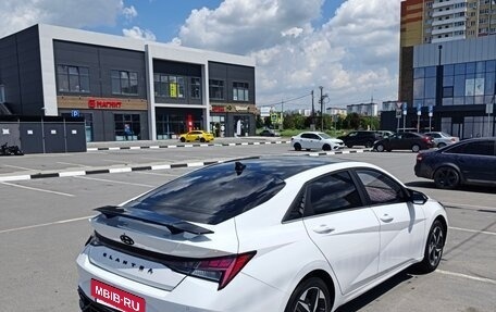 Hyundai Elantra, 2021 год, 1 980 000 рублей, 6 фотография