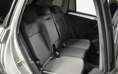 Volkswagen Tiguan II, 2019 год, 1 974 900 рублей, 7 фотография