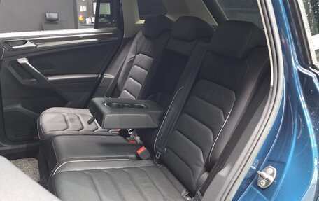 Volkswagen Tiguan II, 2021 год, 2 442 000 рублей, 6 фотография