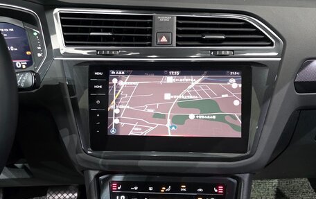 Volkswagen Tiguan II, 2021 год, 2 442 000 рублей, 11 фотография