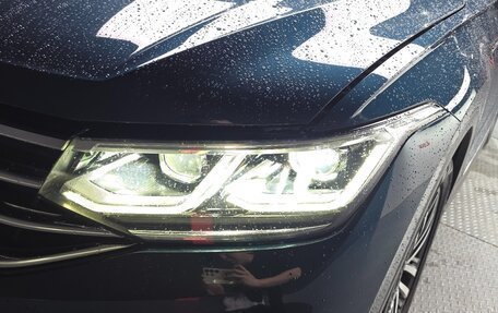 Volkswagen Tiguan II, 2021 год, 2 442 000 рублей, 23 фотография