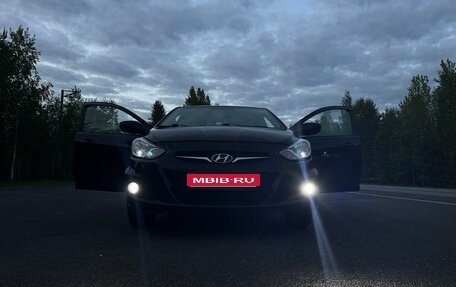 Hyundai Solaris II рестайлинг, 2011 год, 650 000 рублей, 1 фотография