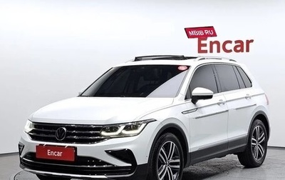 Volkswagen Tiguan II, 2021 год, 2 357 000 рублей, 1 фотография
