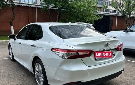 Toyota Camry, 2020 год, 3 350 000 рублей, 2 фотография