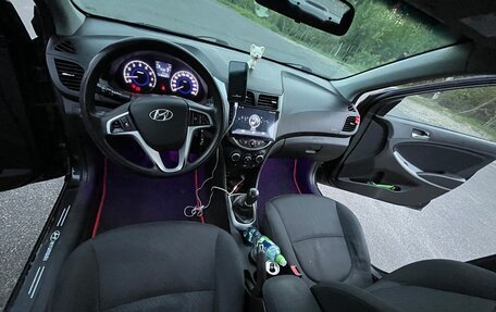 Hyundai Solaris II рестайлинг, 2011 год, 650 000 рублей, 7 фотография