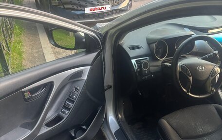 Hyundai Elantra V, 2012 год, 600 000 рублей, 2 фотография
