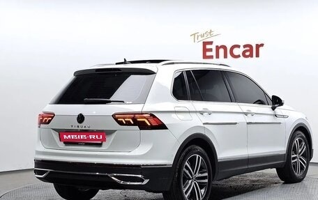 Volkswagen Tiguan II, 2021 год, 2 357 000 рублей, 4 фотография