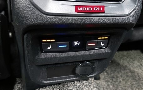 Volkswagen Tiguan II, 2021 год, 2 357 000 рублей, 16 фотография
