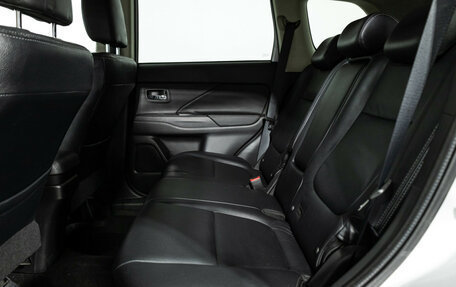 Mitsubishi Outlander III рестайлинг 3, 2014 год, 1 699 700 рублей, 11 фотография
