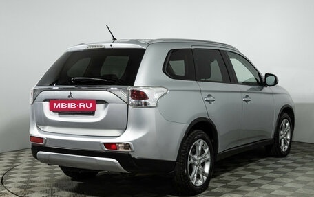 Mitsubishi Outlander III рестайлинг 3, 2014 год, 1 699 700 рублей, 6 фотография