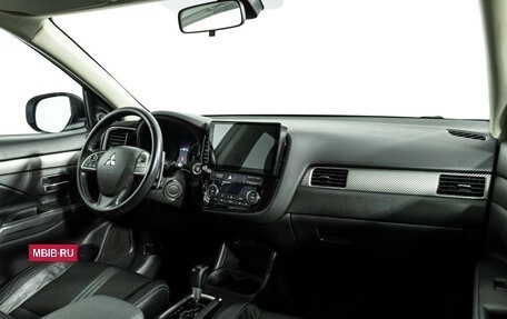 Mitsubishi Outlander III рестайлинг 3, 2014 год, 1 699 700 рублей, 10 фотография