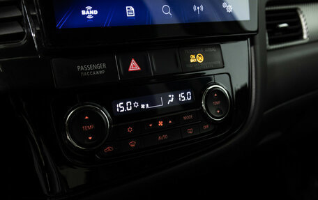 Mitsubishi Outlander III рестайлинг 3, 2014 год, 1 699 700 рублей, 18 фотография