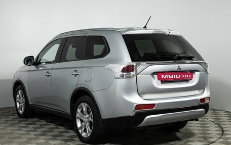 Mitsubishi Outlander III рестайлинг 3, 2014 год, 1 699 700 рублей, 8 фотография