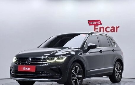 Volkswagen Tiguan II, 2021 год, 3 128 000 рублей, 1 фотография