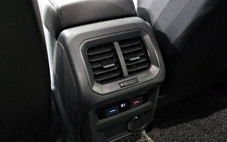 Volkswagen Tiguan II, 2021 год, 3 128 000 рублей, 15 фотография