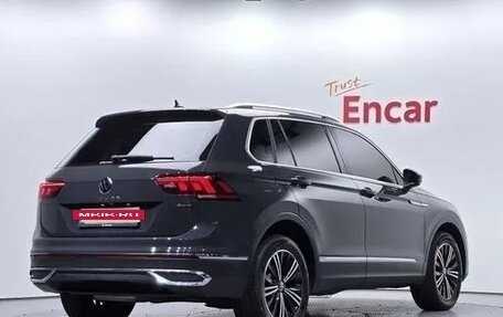Volkswagen Tiguan II, 2021 год, 3 128 000 рублей, 4 фотография