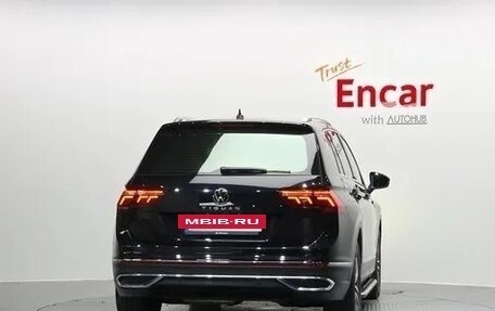 Volkswagen Tiguan II, 2023 год, 3 082 000 рублей, 3 фотография