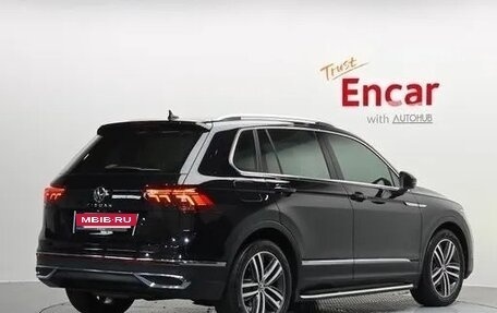 Volkswagen Tiguan II, 2023 год, 3 082 000 рублей, 4 фотография