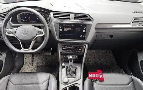 Volkswagen Tiguan II, 2021 год, 3 128 000 рублей, 9 фотография