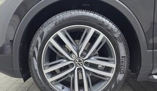 Volkswagen Tiguan II, 2023 год, 3 082 000 рублей, 27 фотография