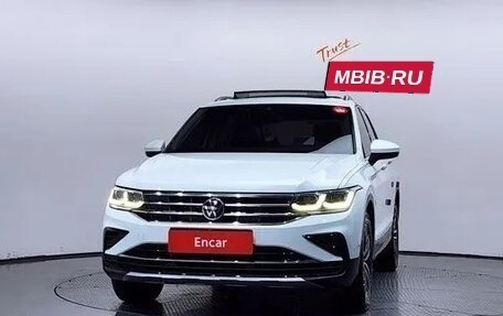 Volkswagen Tiguan II, 2021 год, 3 475 000 рублей, 2 фотография