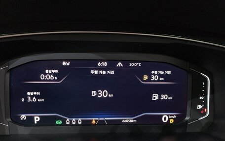 Volkswagen Tiguan II, 2021 год, 3 475 000 рублей, 13 фотография