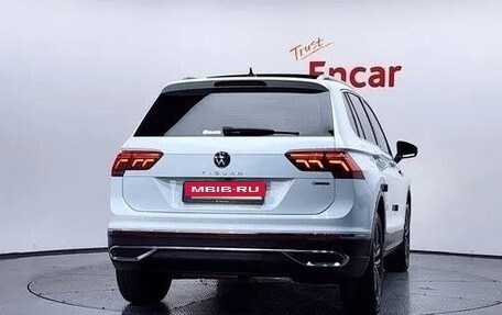 Volkswagen Tiguan II, 2021 год, 3 475 000 рублей, 3 фотография