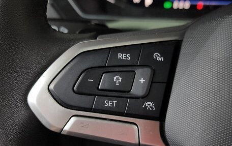 Volkswagen Tiguan II, 2021 год, 3 475 000 рублей, 19 фотография
