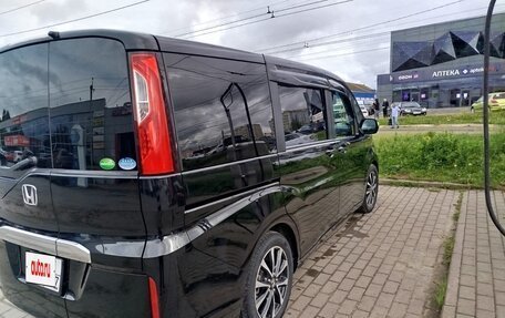 Honda Stepwgn IV, 2015 год, 1 900 000 рублей, 3 фотография