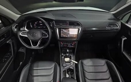 Volkswagen Tiguan II, 2023 год, 4 634 000 рублей, 8 фотография