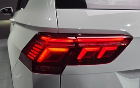 Volkswagen Tiguan II, 2023 год, 4 634 000 рублей, 26 фотография
